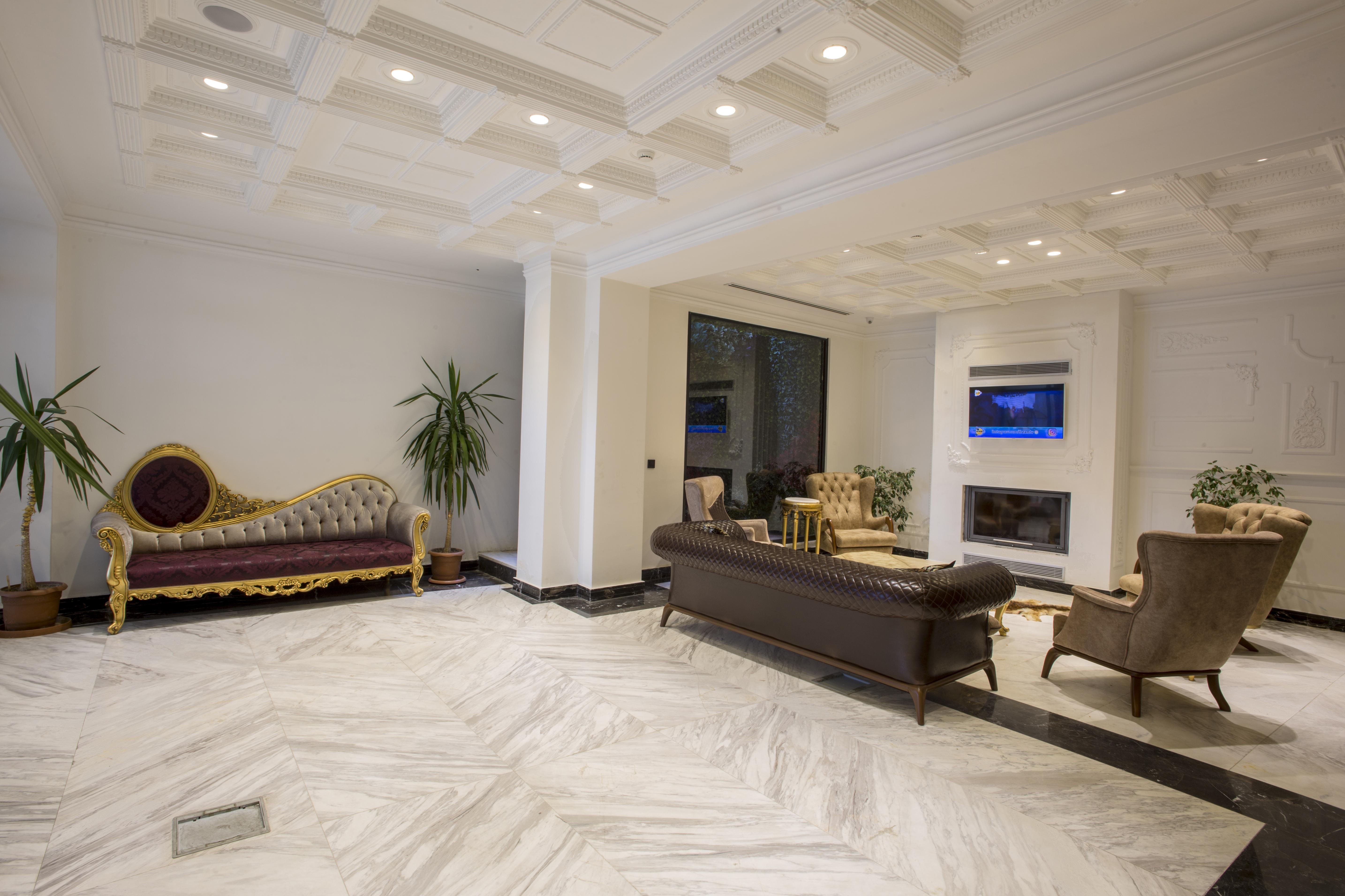 White Monarch Hotel — Fotos 1